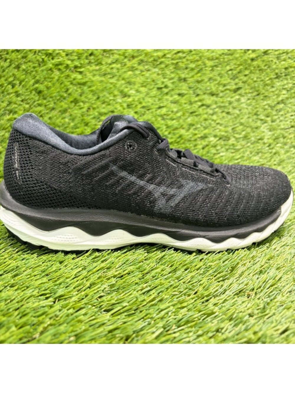 Mizuno Wave Sky 3 Womens Size 8 Black White Athletic Running Shoes Sneakers